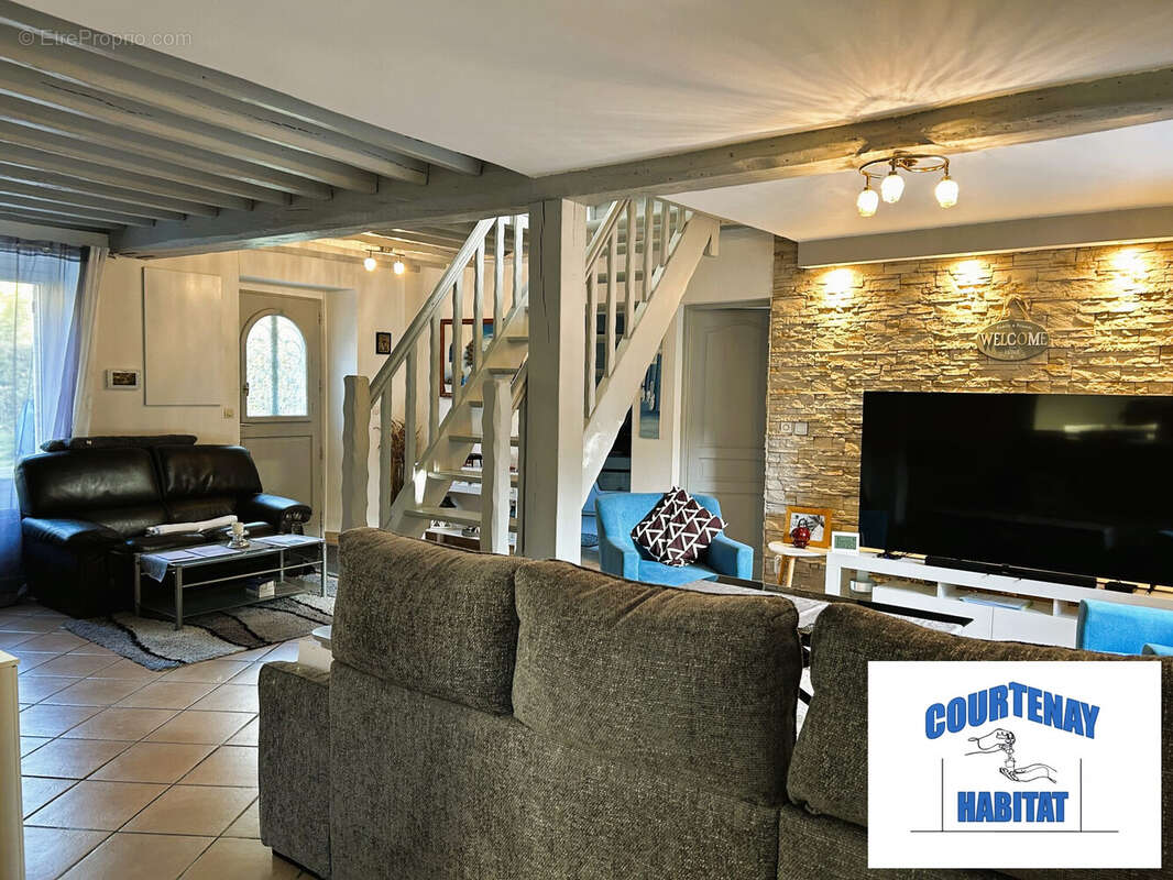 Maison à SAVIGNY-SUR-CLAIRIS