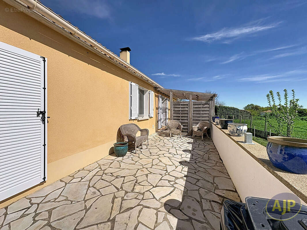 Maison à SAINT-DENIS-DU-PAYRE