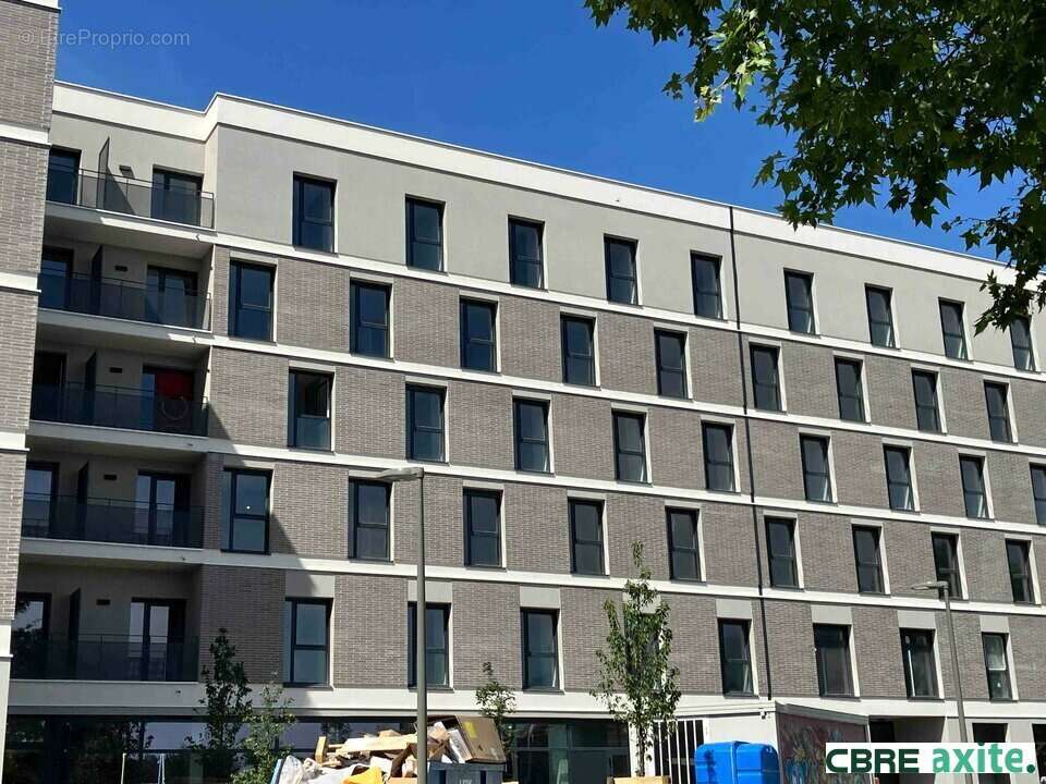 Commerce 1356 m² à Gieres  - photo 2