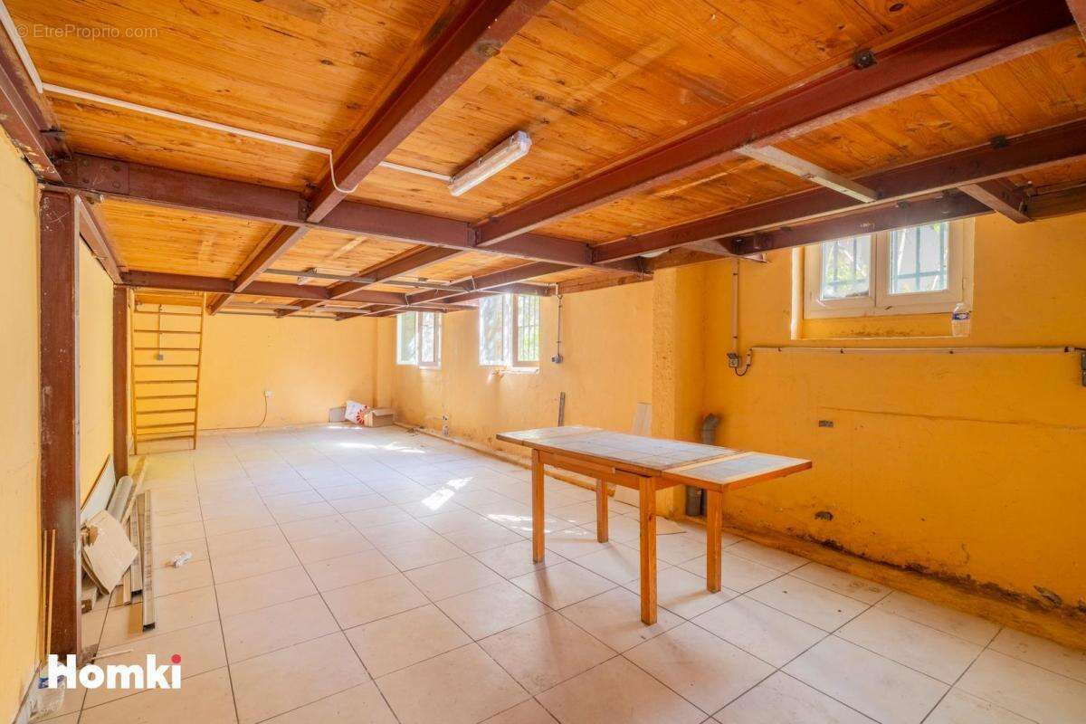 Commerce à MARSEILLE-15E