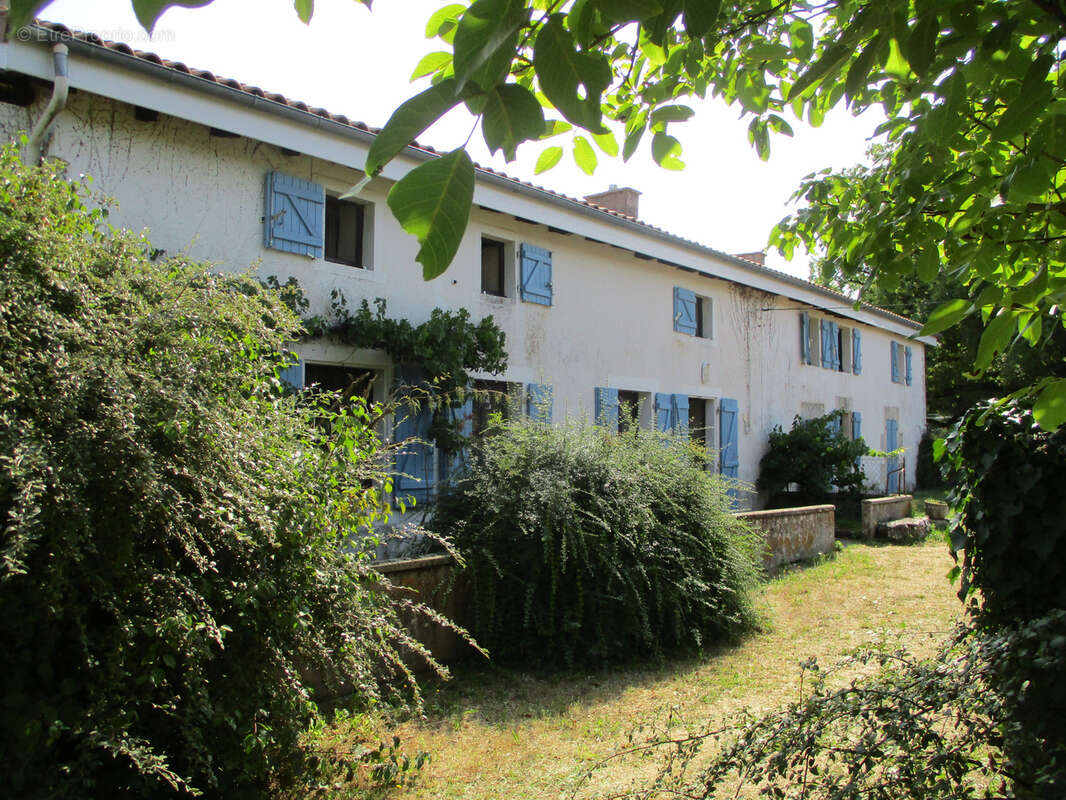 Maison à MESSE