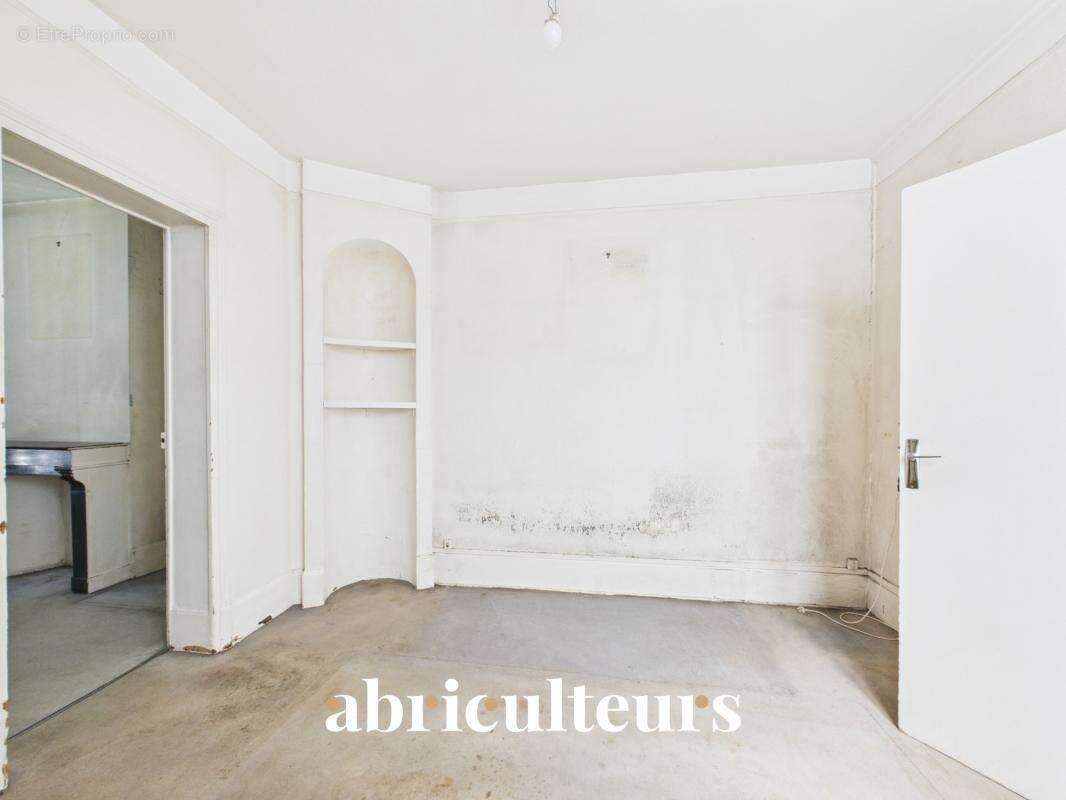 Paris 15ᵉ – Convention / Saint-Lambert  2 pièces de 30 m² à rénover - photo 9
