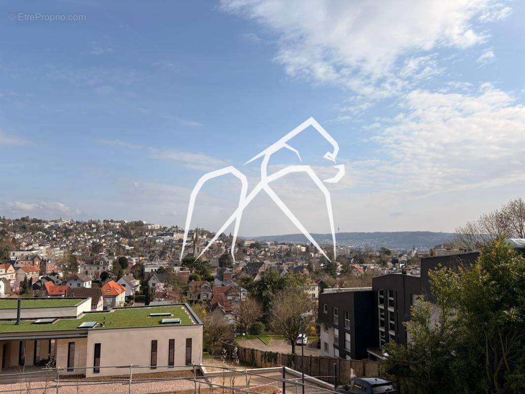 Appartement à MONT-SAINT-AIGNAN