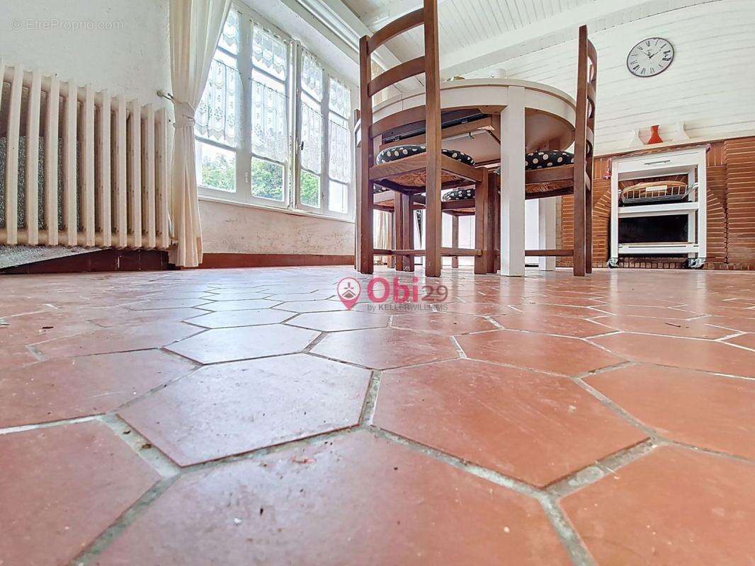 Maison à PLOMODIERN