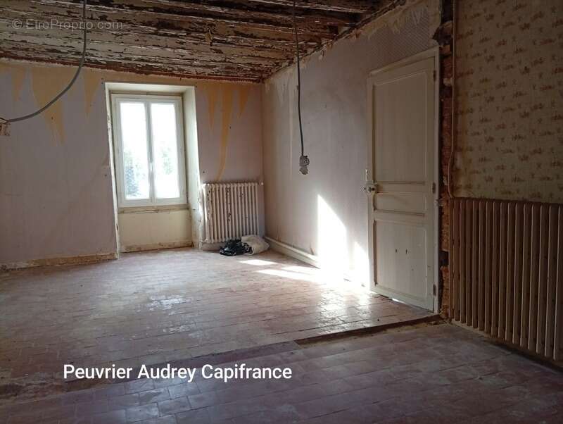 Maison à BEAUVILLIERS