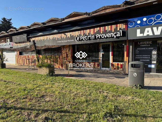 Commerce à LES PENNES-MIRABEAU