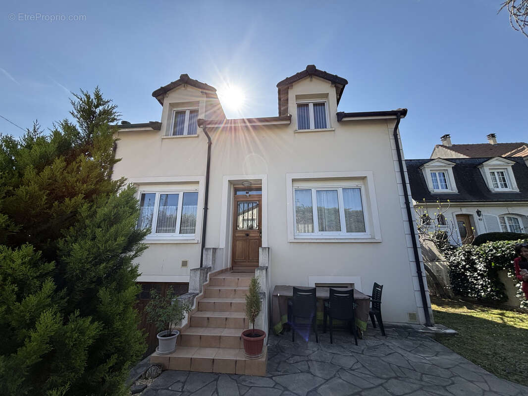 Maison à HOUILLES