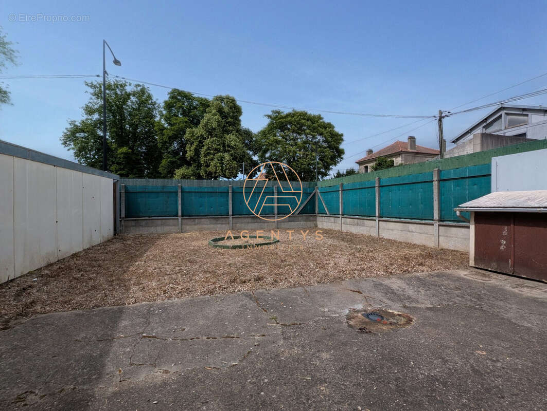 Maison à SAINT-MAUR-DES-FOSSES