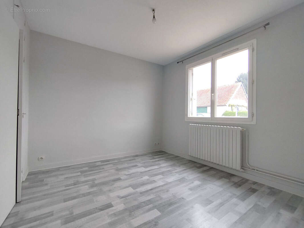 Maison à LA VILLE-AUX-DAMES