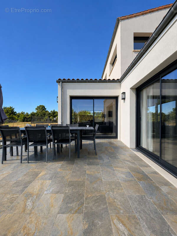 Maison 140 m² à Mornac-Sur-Seudre  - photo 5