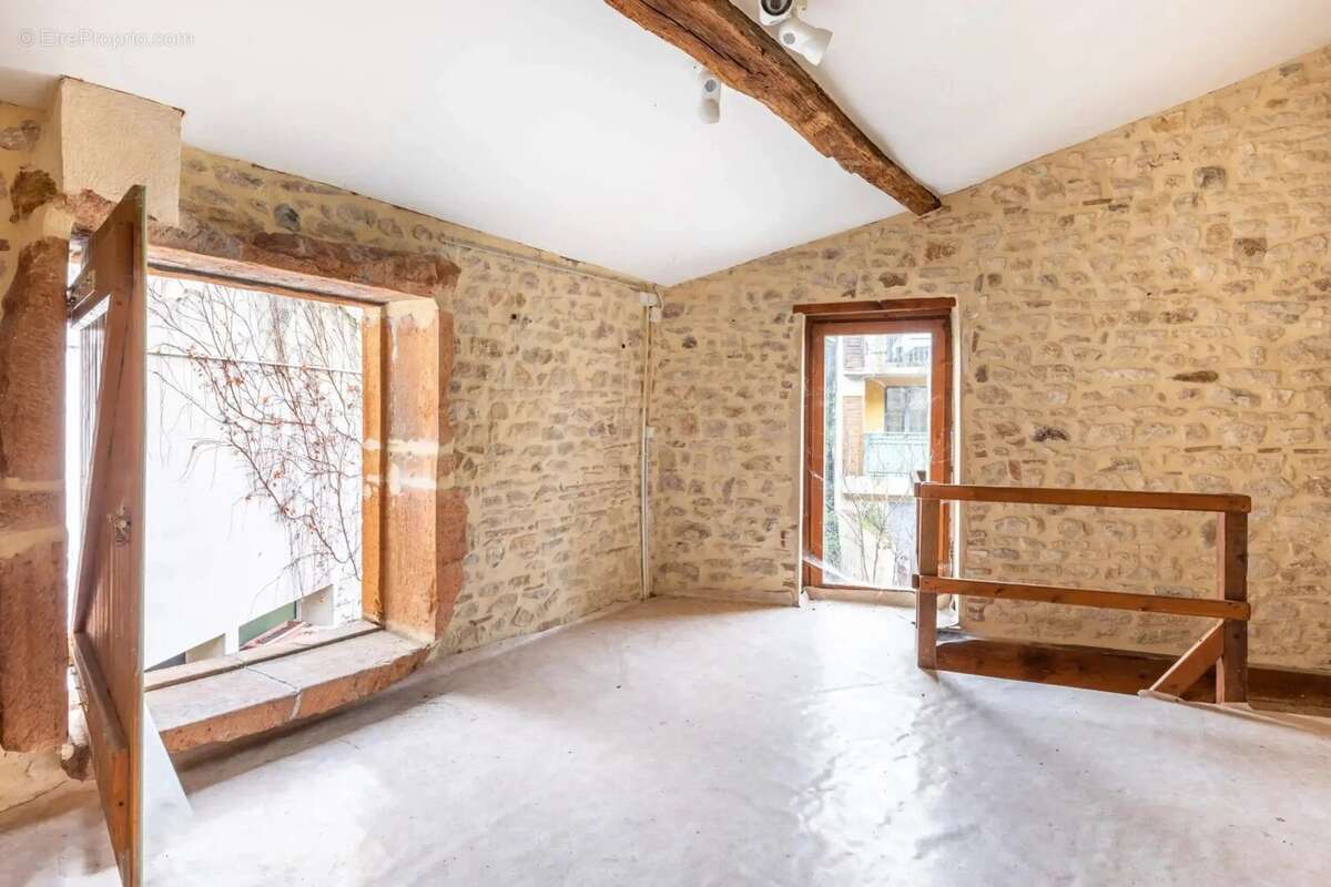 Maison à CHAZAY-D'AZERGUES