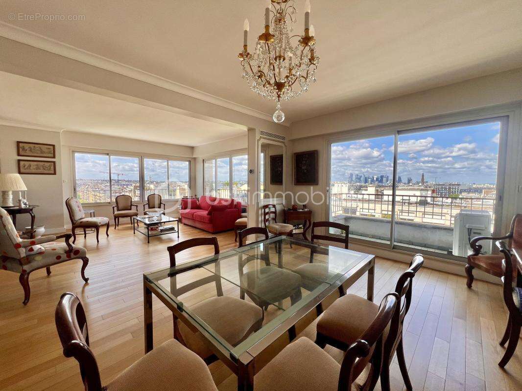 Appartement à PARIS-17E