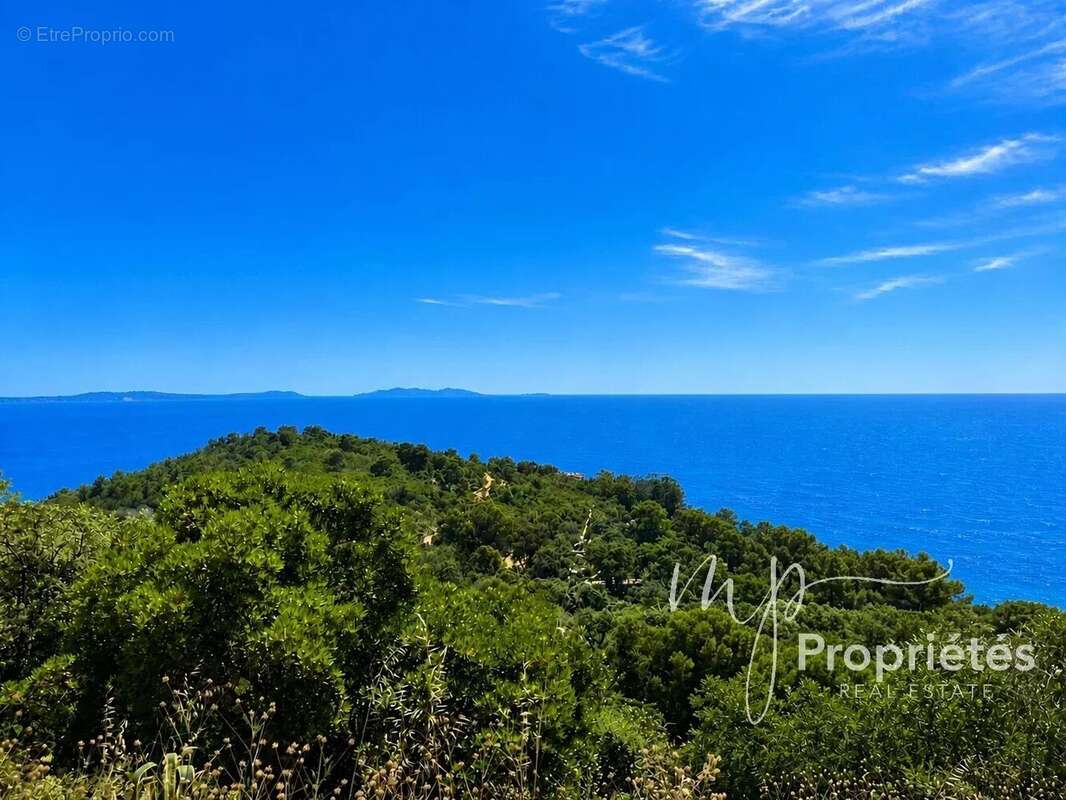 Terrain à RAYOL-CANADEL-SUR-MER