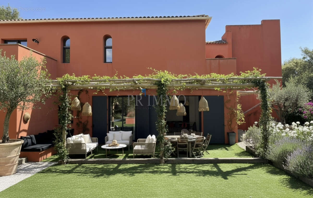 Maison à GRIMAUD