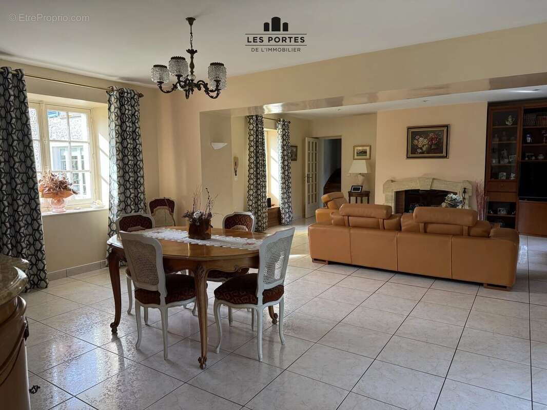 Maison à COURDIMANCHE-SUR-ESSONNE