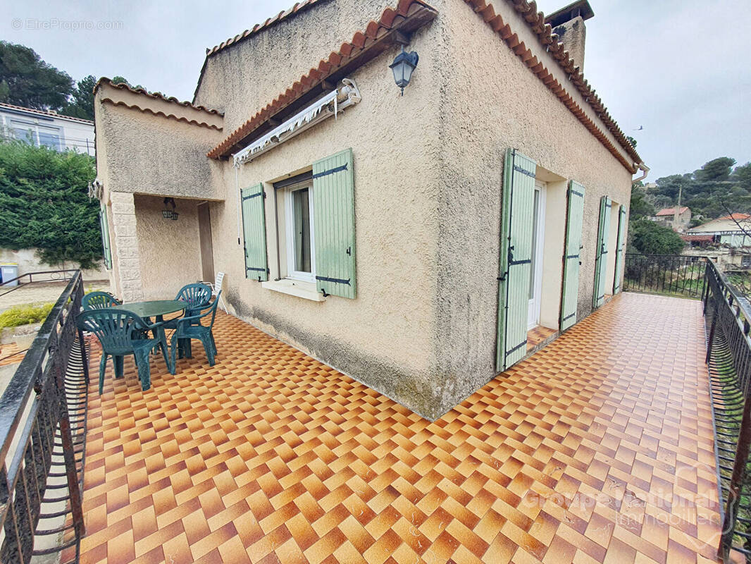 Maison à SAINT-CHAMAS