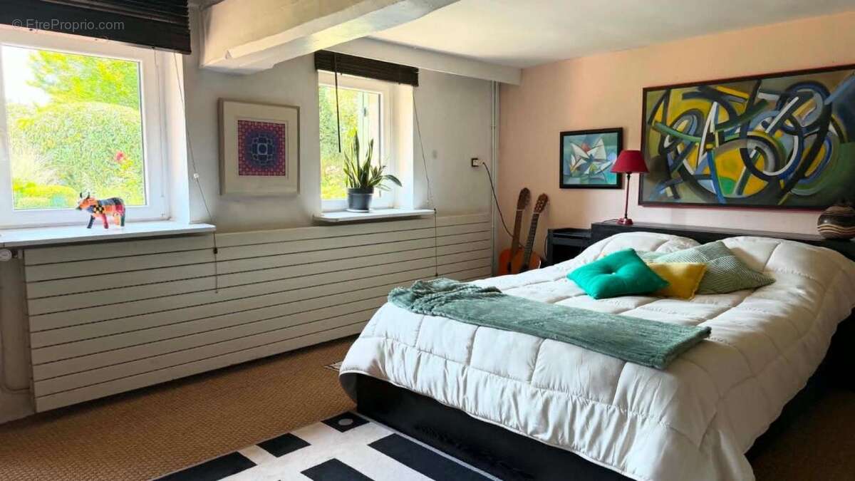 Maison à HOUDAN