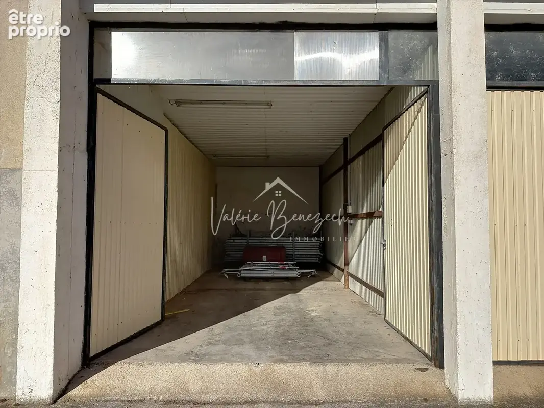 Garage 33,80 m2 et voies desserte en zone artisanale à St-Affrique - photo 3