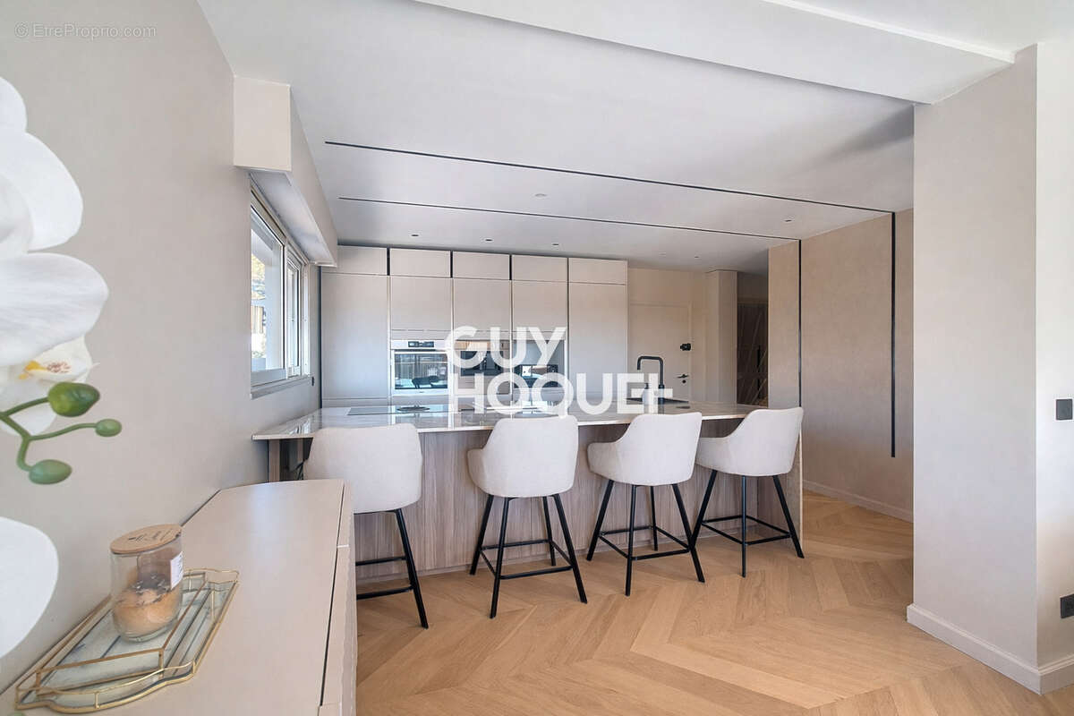 Appartement à MOUGINS