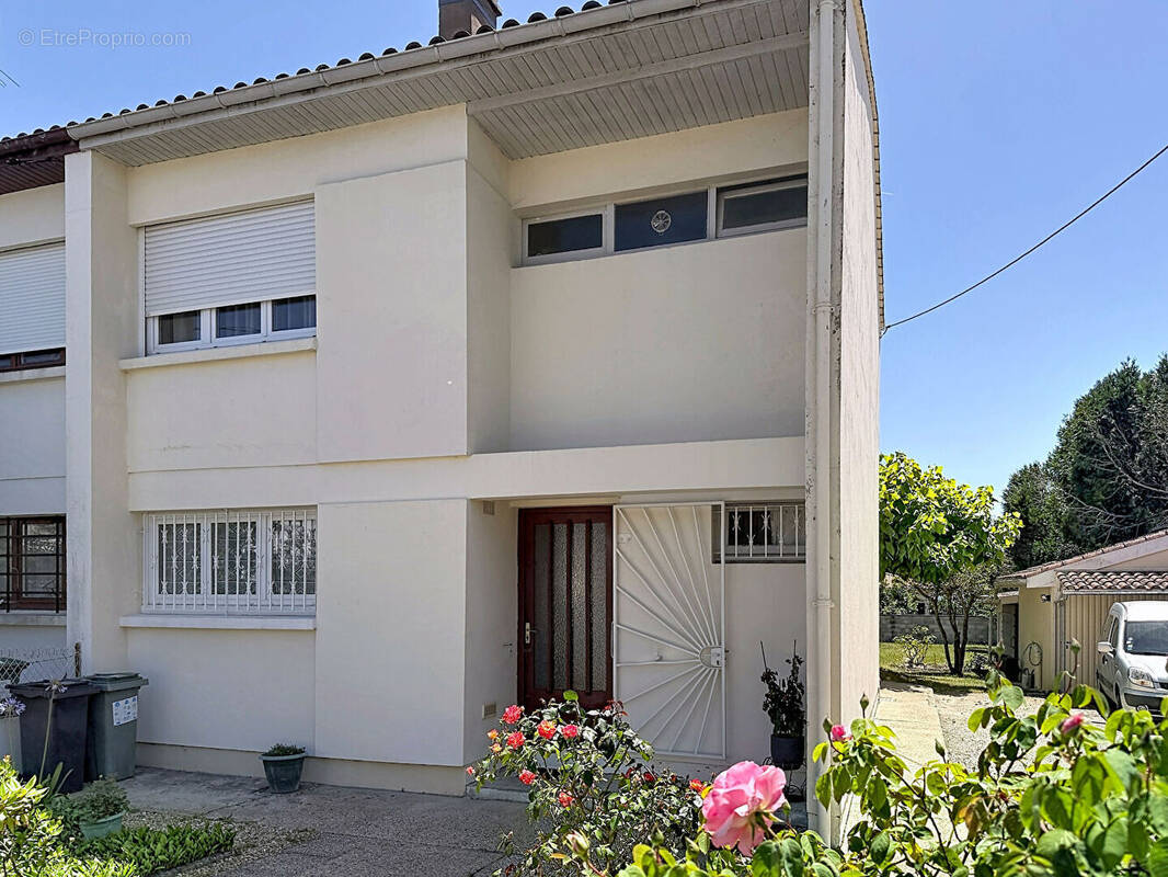 Maison à VILLENAVE-D'ORNON