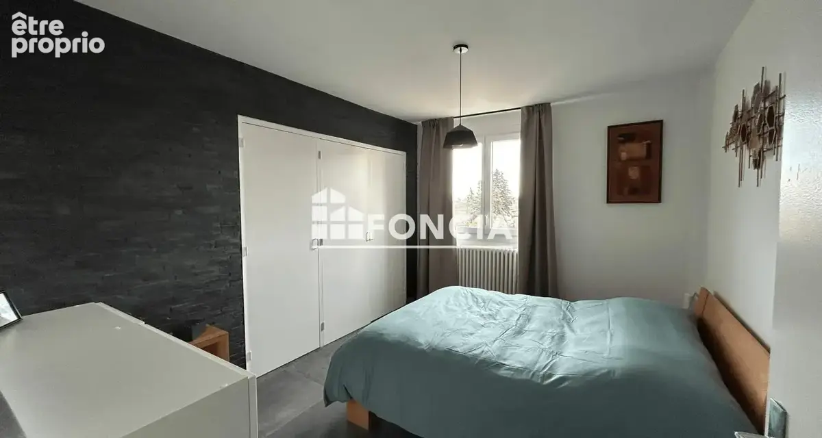 Appartement rénové de type 3/4 avec cave en sous-sol, proche des commerces et services - photo 9