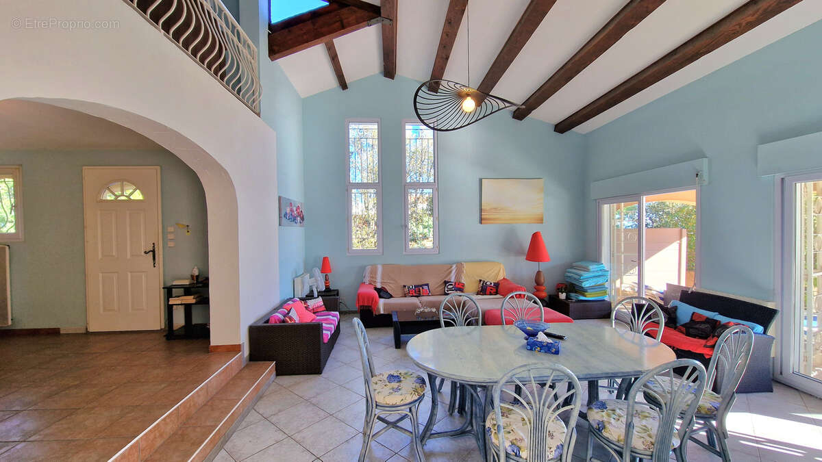 Maison à LES ISSAMBRES