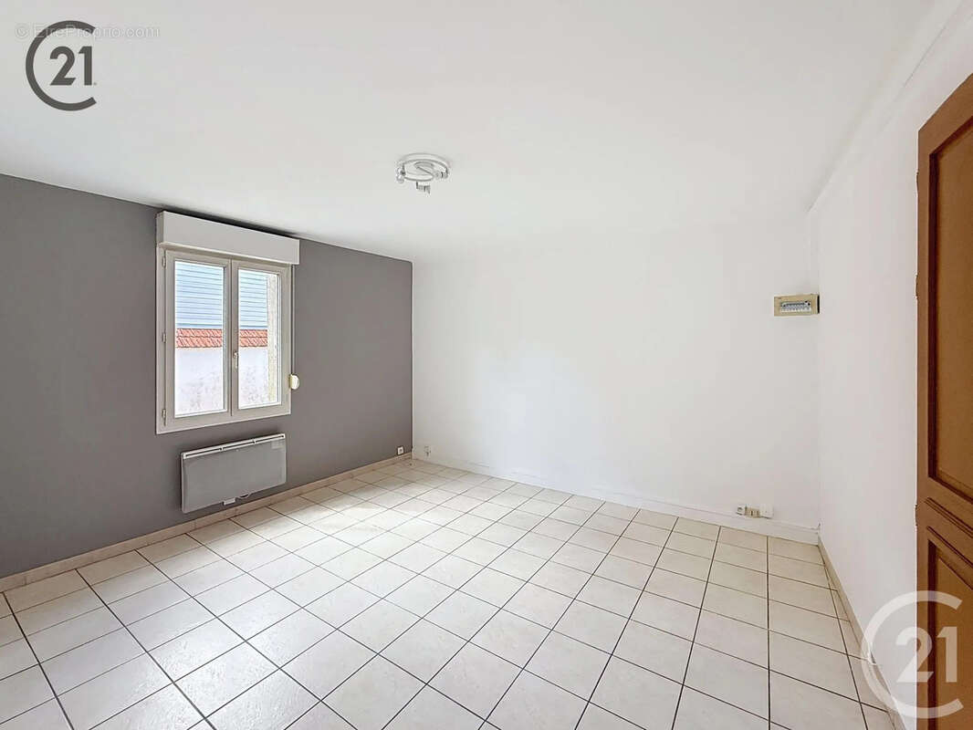 Appartement 42 m² à Auxerre  - photo 2