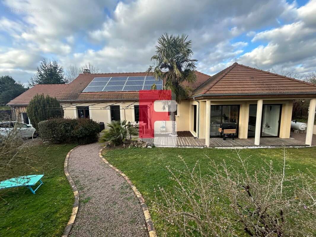 Maison à COURTERANGES