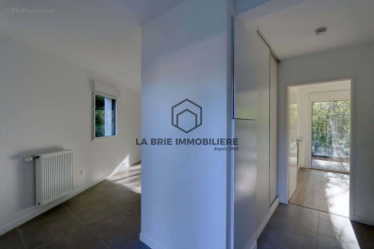 Appartement à RUBELLES