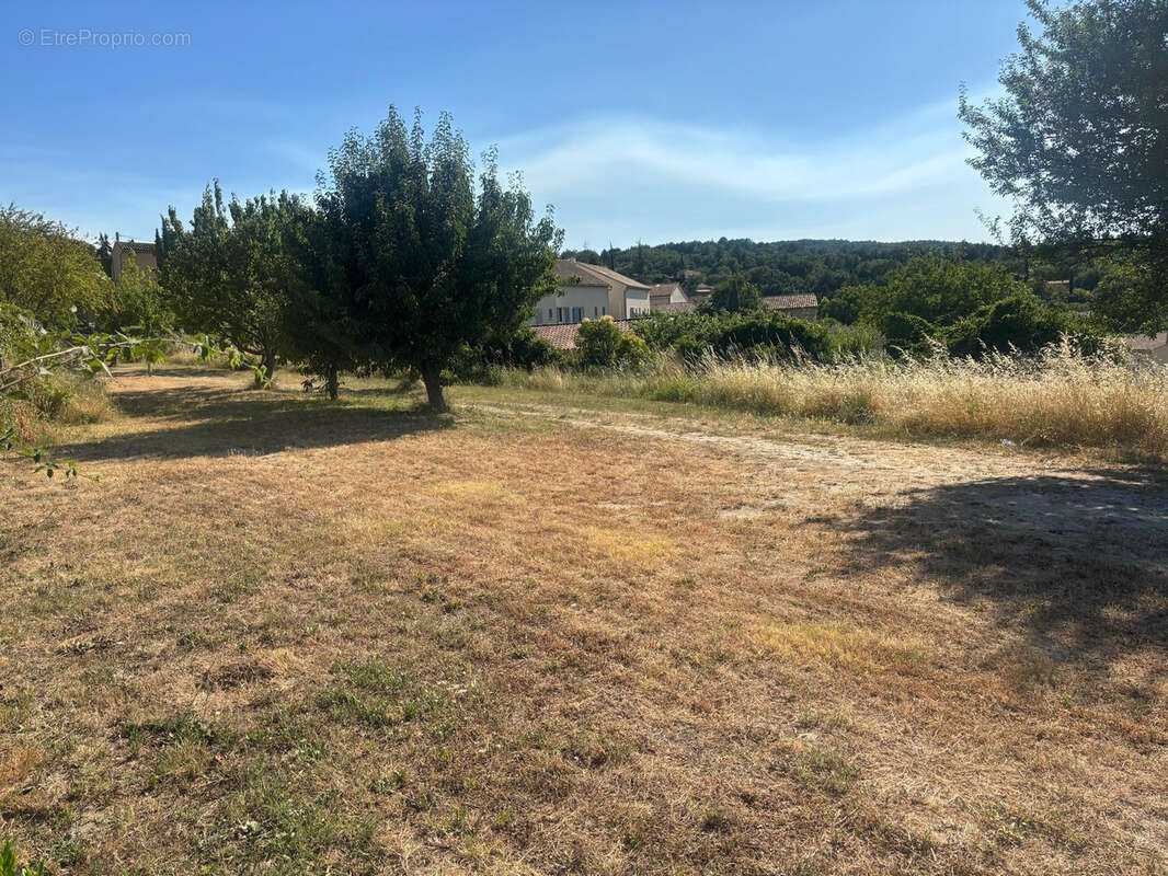 Maison avec fort potentiel sur 2 133 m2 de terrain constructible et divisible - photo 7