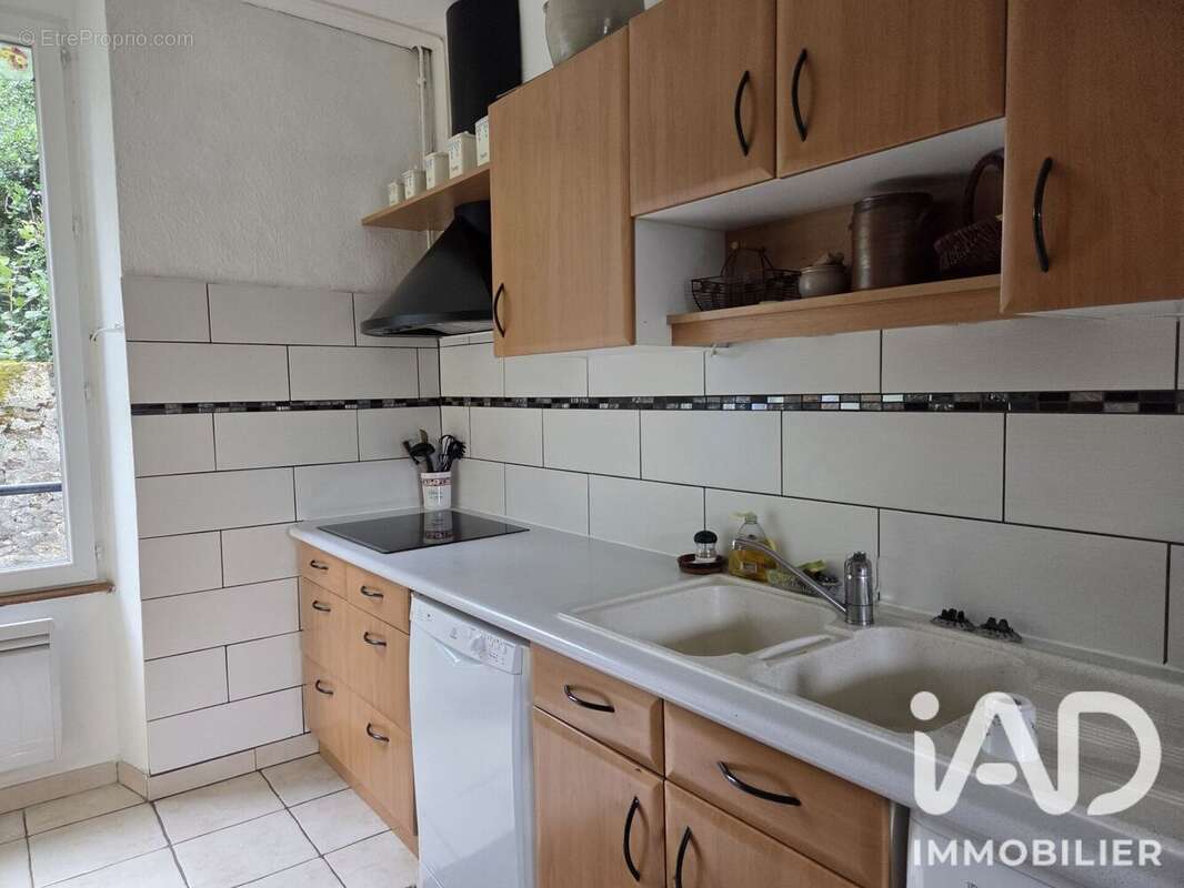 Maison 140 m² à Saint-Setiers  - photo 8