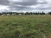 Terrain à VILLAINES-LES-ROCHERS