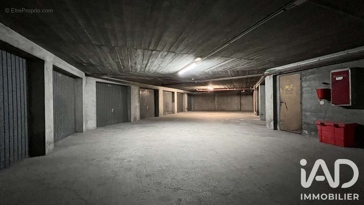 Photo 4 - Parking à PANTIN