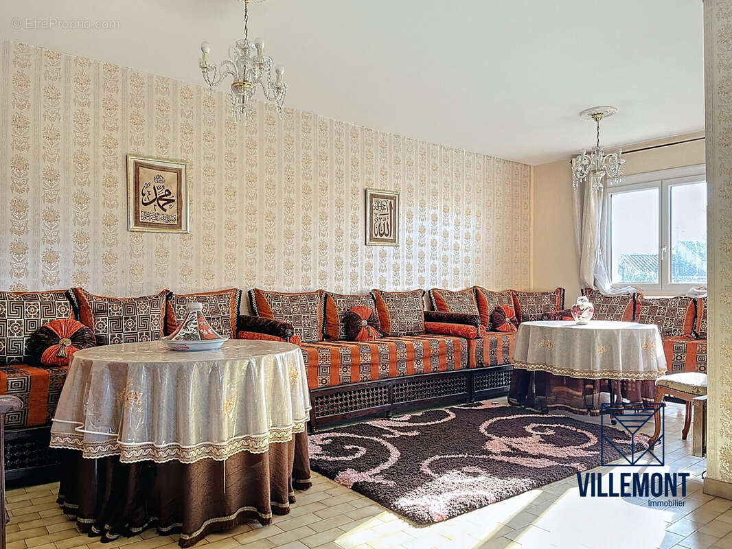 Salon  - Maison à MILHAUD