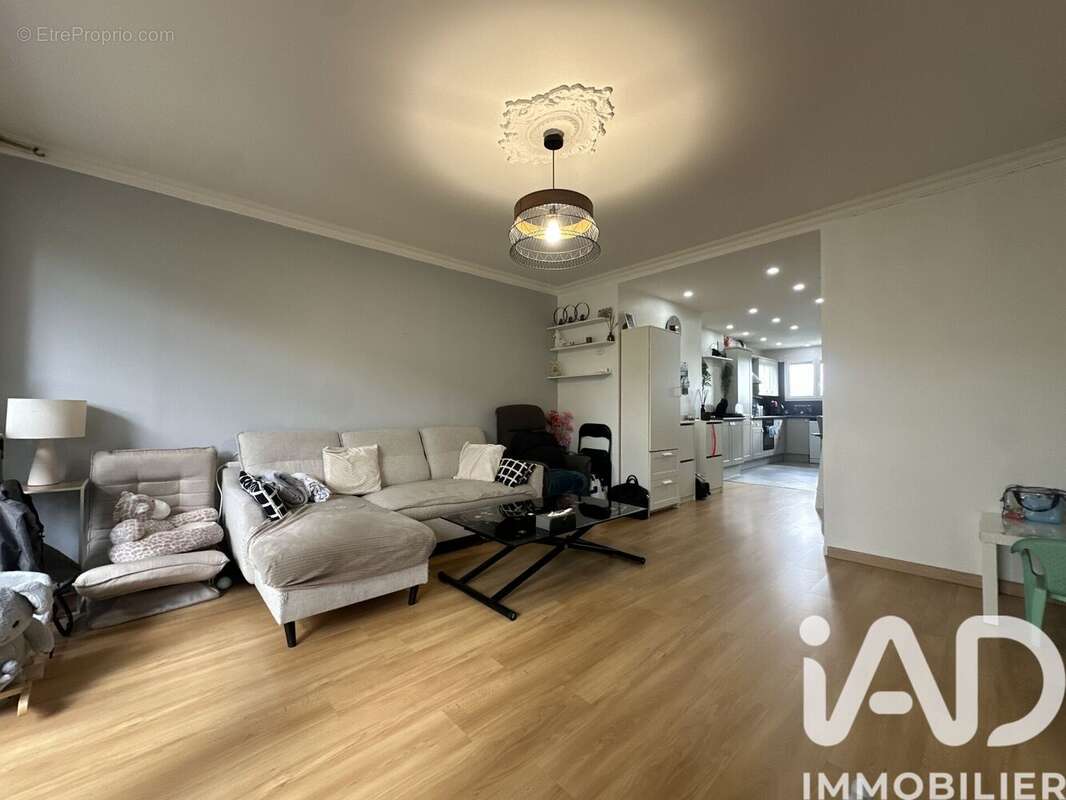 Appartement 80 m² à Villecresnes  - photo 3