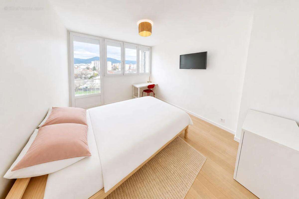 Appartement de 5 pièces de 85 m² situé à Grenoble - photo 7