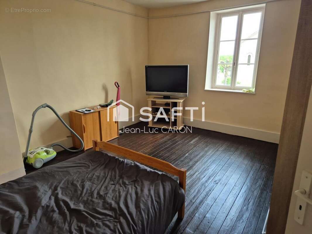 Photo 4 - Maison à SAINT-GERMAIN-CHASSENAY