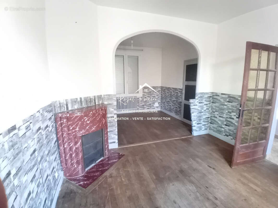 Maison à SAINTE-MAURE-DE-TOURAINE