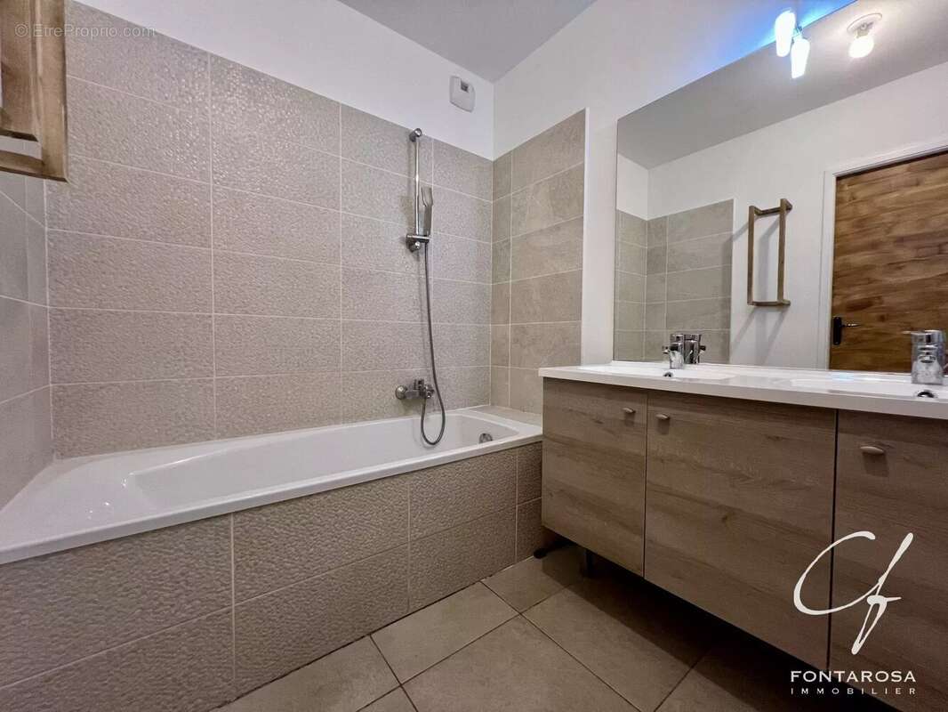 Appartement à FREJUS