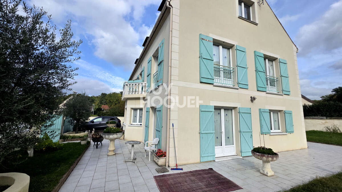 Maison à VERNEUIL-EN-HALATTE