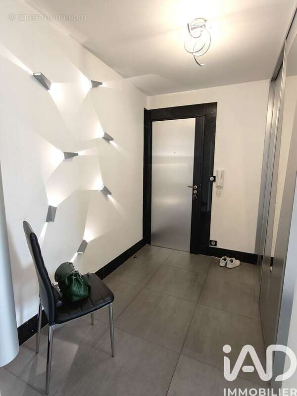Appartement 99 m² à Meylan  - photo 2