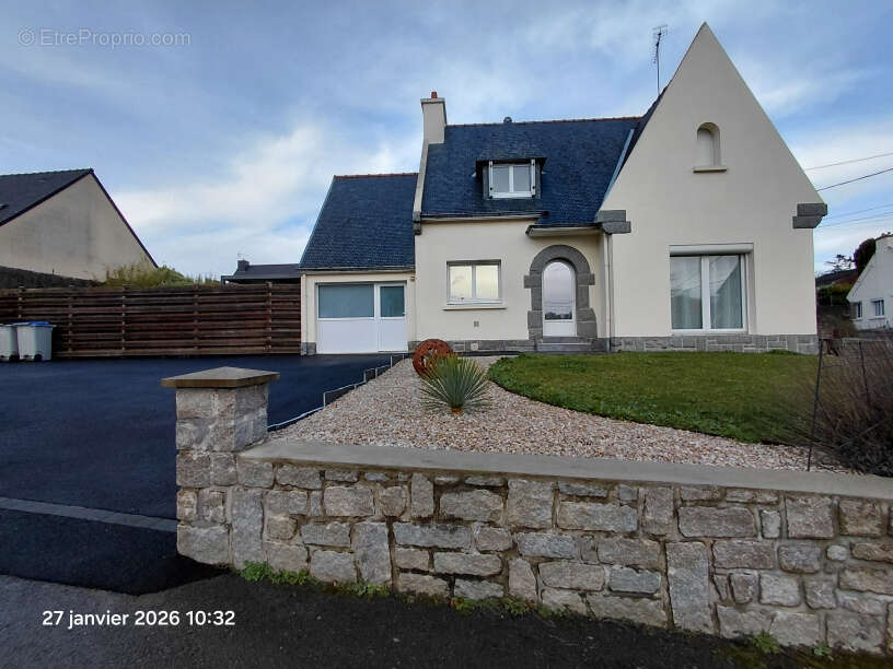 Maison à PLOUMAGOAR