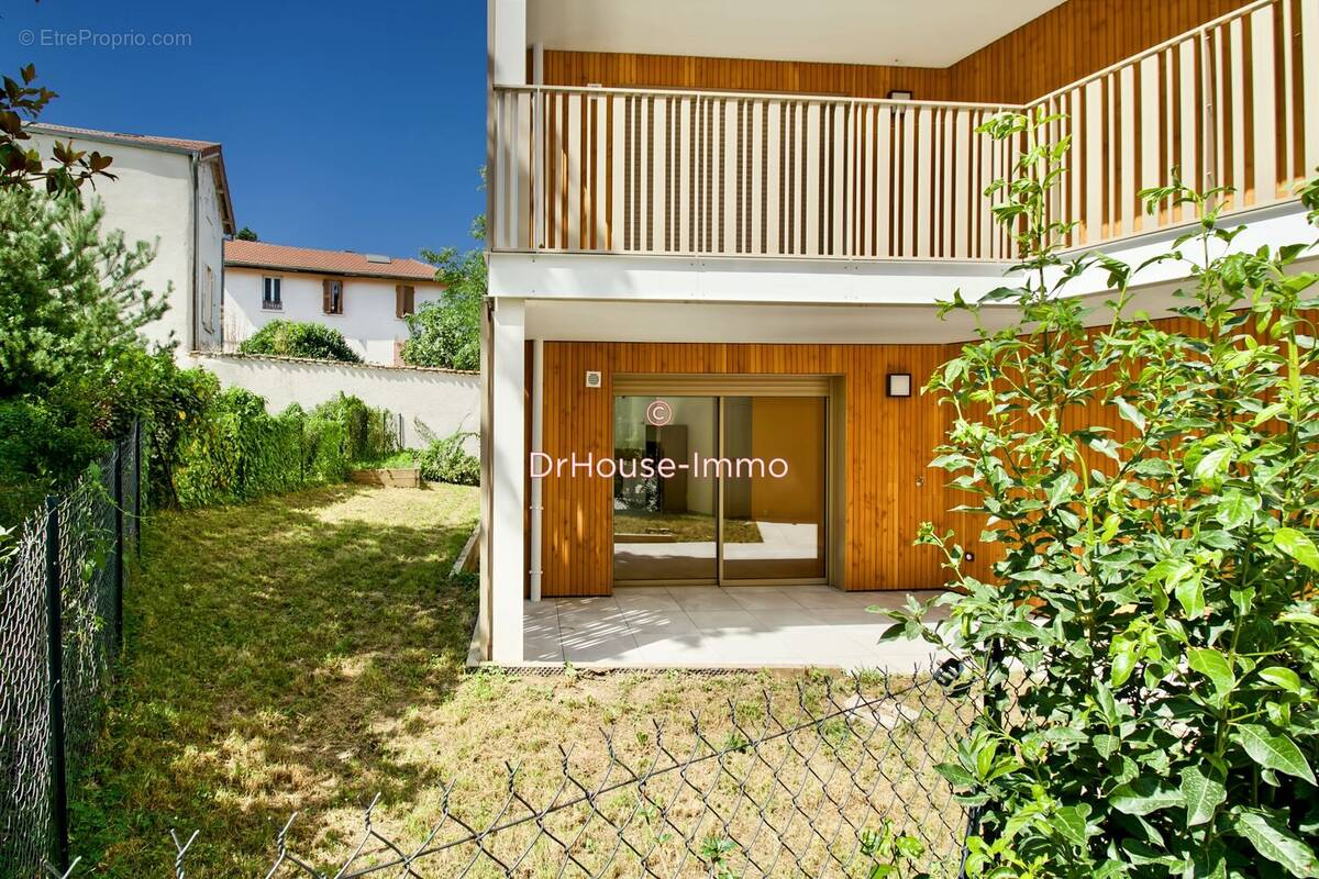 Appartement à COLLONGES-AU-MONT-D'OR