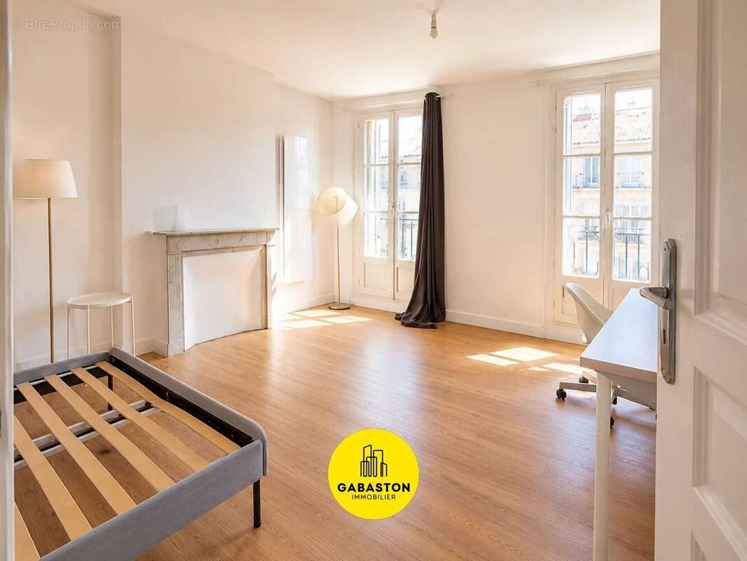 Appartement 90 m² à Marseille-2e  - photo 9