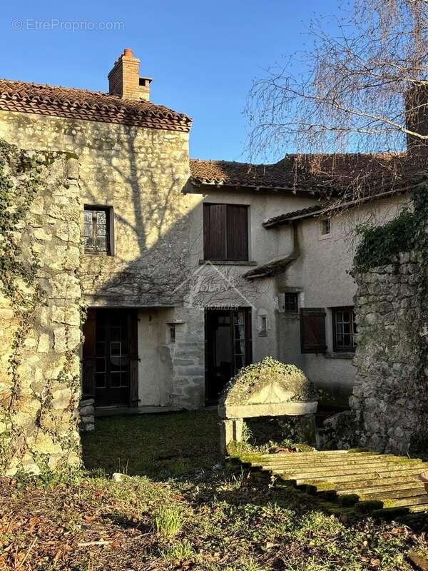 Maison à CHARROUX