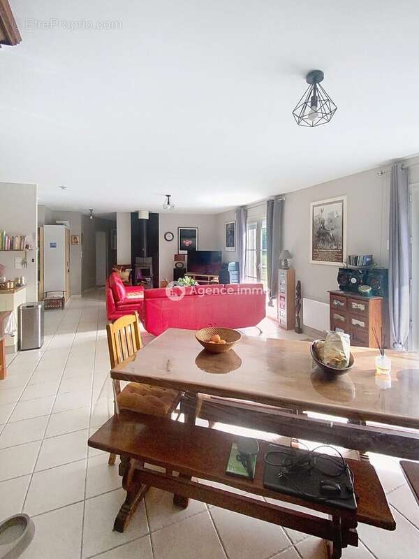Maison à CHANNAY-SUR-LATHAN