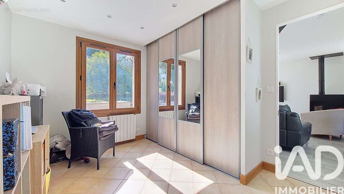 Maison 121 m² à Chevreuse  - photo 9