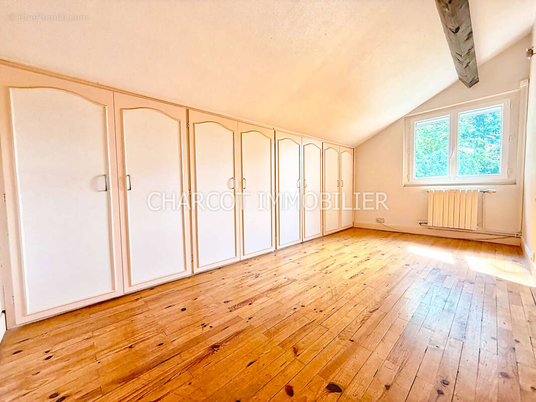 Maison à SAINTE-FOY-LES-LYON