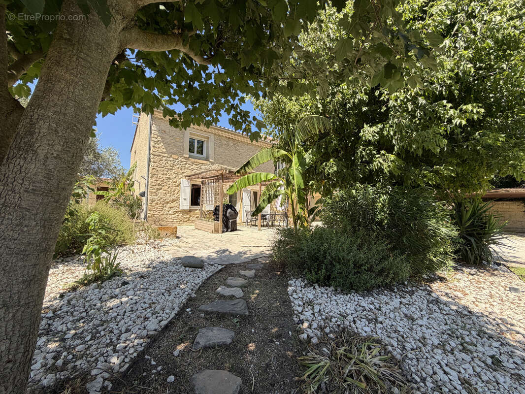 Maison à CADEROUSSE