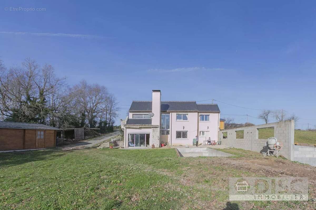 Maison à SAINT-ANDRE-DE-NAJAC